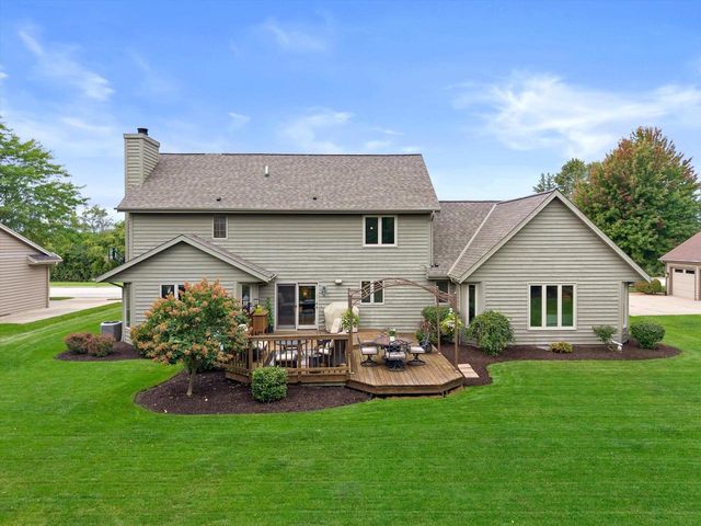 W163N7576 Tamarack TRAIL, Menomonee Falls, WI 53051