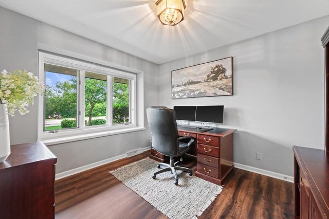 W163N7576 Tamarack TRAIL, Menomonee Falls, WI 53051