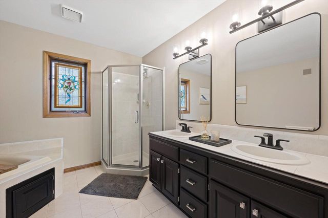W163N7576 Tamarack TRAIL, Menomonee Falls, WI 53051