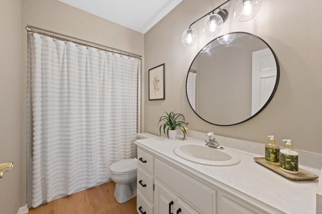 W163N7576 Tamarack TRAIL, Menomonee Falls, WI 53051