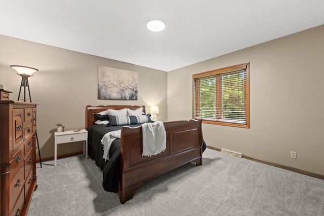 W163N7576 Tamarack TRAIL, Menomonee Falls, WI 53051
