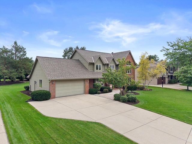 W163N7576 Tamarack TRAIL, Menomonee Falls, WI 53051
