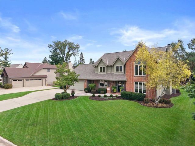 W163N7576 Tamarack TRAIL, Menomonee Falls, WI 53051