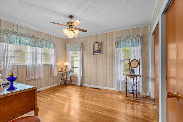 1403 W 5th Street, Clifton, TX 76634