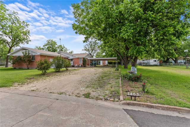1403 W 5th Street, Clifton, TX 76634