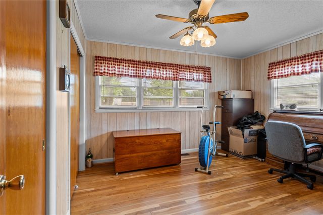1403 W 5th Street, Clifton, TX 76634