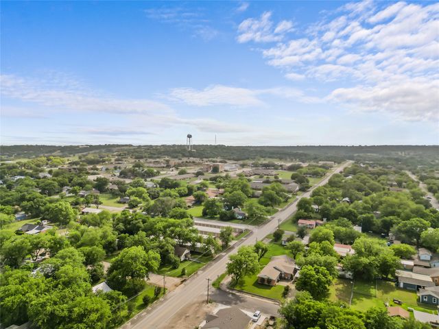 1403 W 5th Street, Clifton, TX 76634
