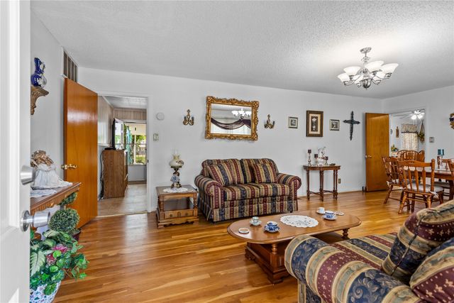 1403 W 5th Street, Clifton, TX 76634