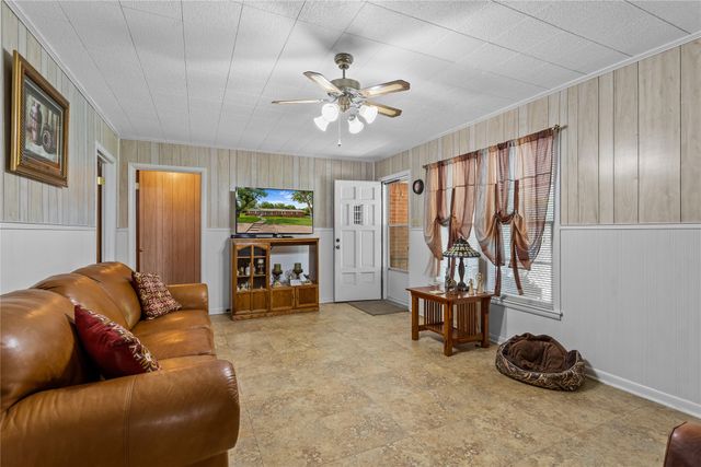 1403 W 5th Street, Clifton, TX 76634