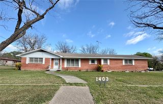 1403 W 5th Street, Clifton, TX 76634