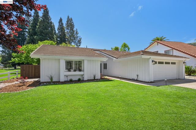 238 Delta Pl, Danville, CA 94526