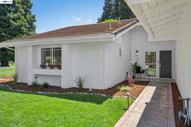 238 Delta Pl, Danville, CA 94526