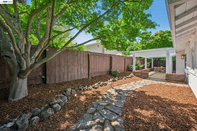 238 Delta Pl, Danville, CA 94526