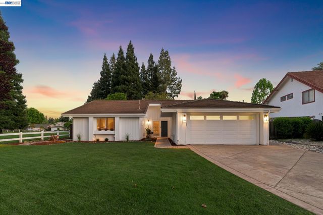 238 Delta Pl, Danville, CA 94526