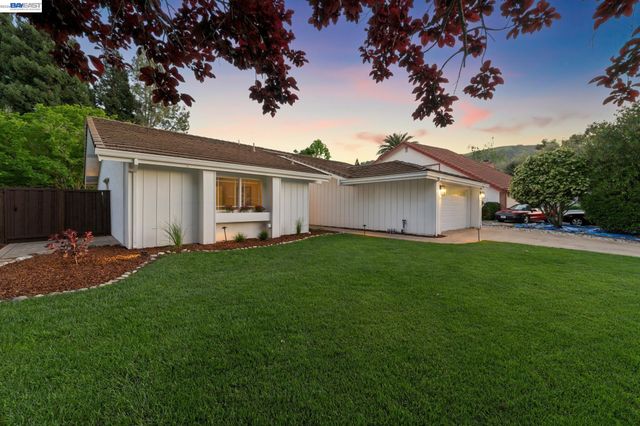 238 Delta Pl, Danville, CA 94526