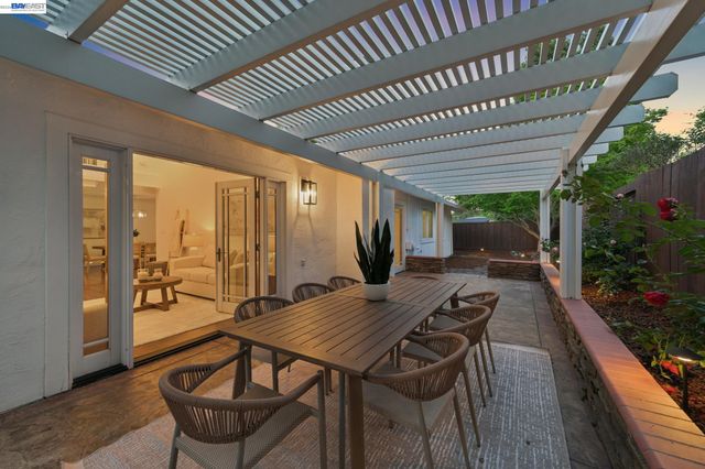 238 Delta Pl, Danville, CA 94526