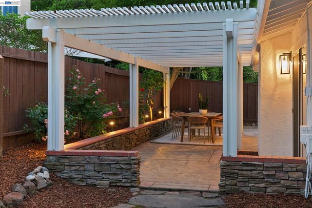 238 Delta Pl, Danville, CA 94526