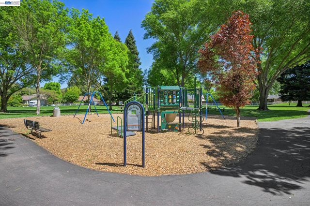 238 Delta Pl, Danville, CA 94526