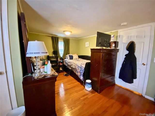 117 Blydenburg Avenue, Smithtown, NY 11787