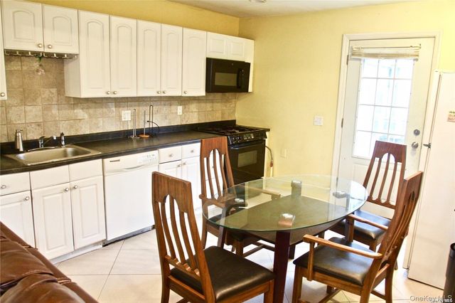 117 Blydenburg Avenue, Smithtown, NY 11787