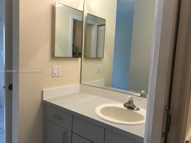 19712 NW 82nd Pl, Hialeah, FL 33015