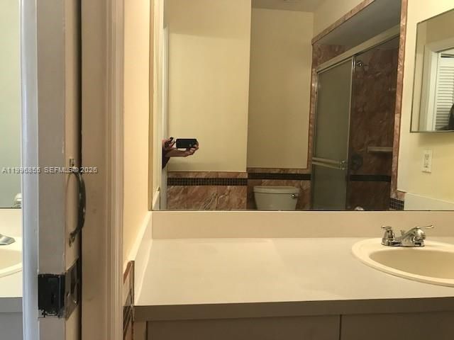 19712 NW 82nd Pl, Hialeah, FL 33015