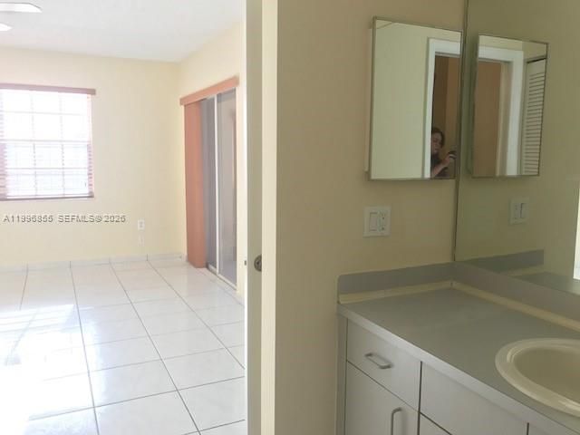 19712 NW 82nd Pl, Hialeah, FL 33015