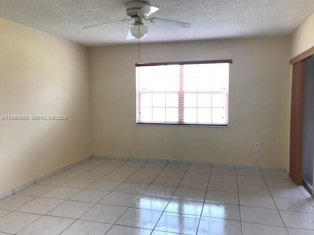 19712 NW 82nd Pl, Hialeah, FL 33015