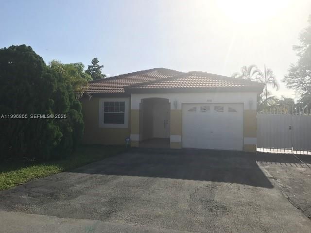 19712 NW 82nd Pl, Hialeah, FL 33015