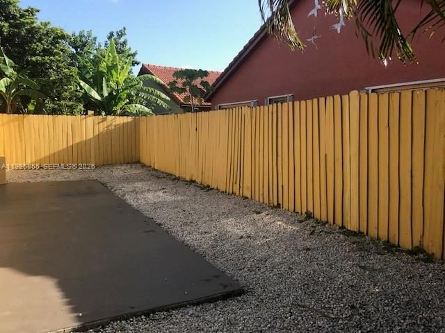 19712 NW 82nd Pl, Hialeah, FL 33015