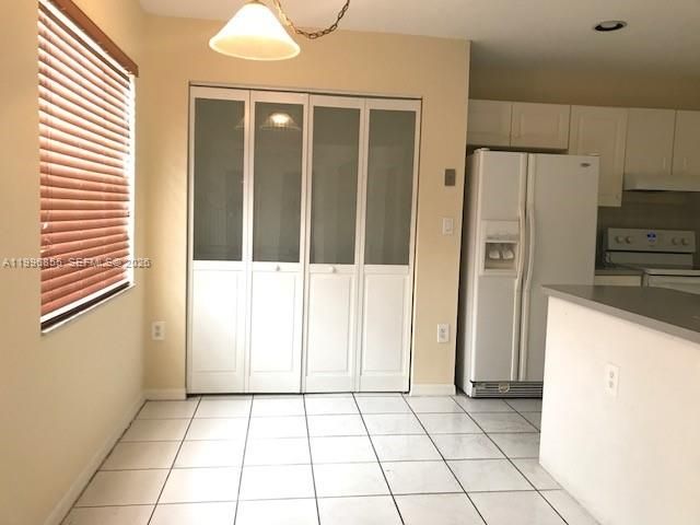 19712 NW 82nd Pl, Hialeah, FL 33015