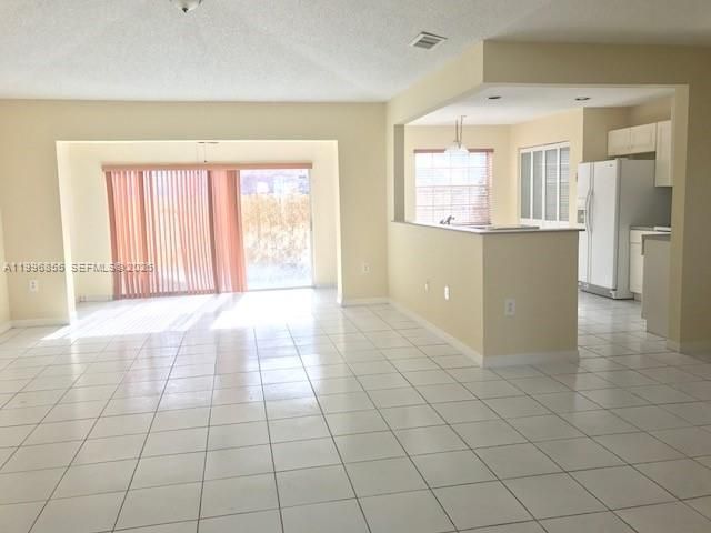 19712 NW 82nd Pl, Hialeah, FL 33015