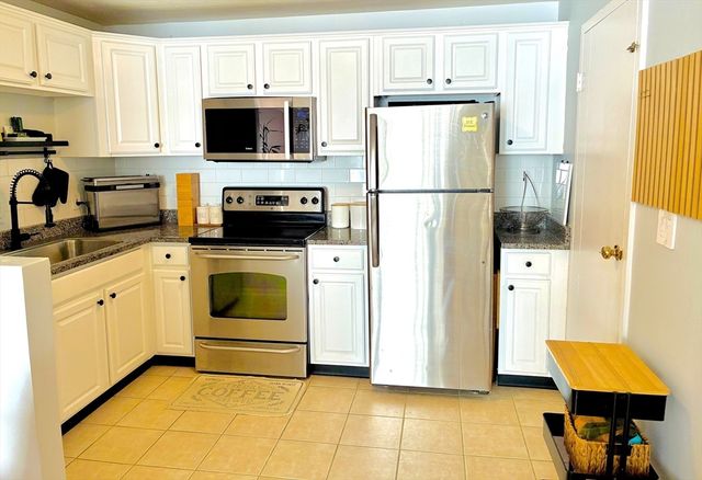 1105 Lexington Street 6-4, Waltham, MA 02452