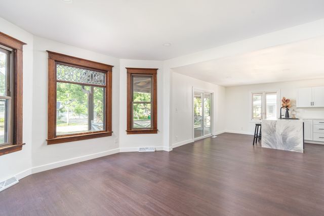 1110 5th Street, Mendota, IL 61342