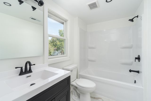 1110 5th Street, Mendota, IL 61342