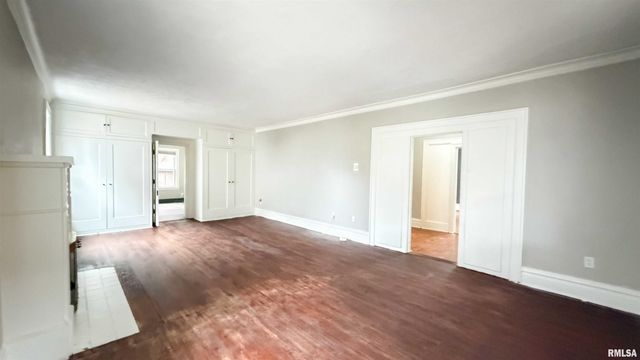 1011 N FARMINGTON Road, Peoria, IL 61606