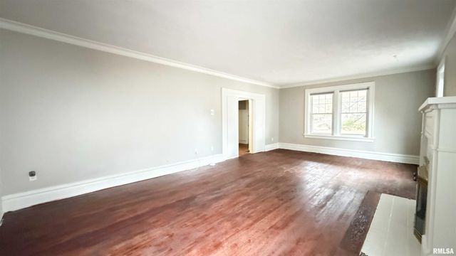 1011 N FARMINGTON Road, Peoria, IL 61606