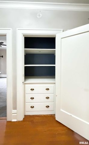 1011 N FARMINGTON Road, Peoria, IL 61606