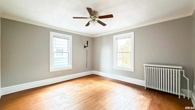 1011 N FARMINGTON Road, Peoria, IL 61606