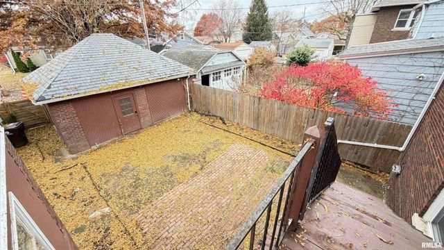 1011 N FARMINGTON Road, Peoria, IL 61606