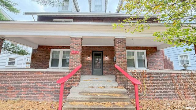 1011 N FARMINGTON Road, Peoria, IL 61606