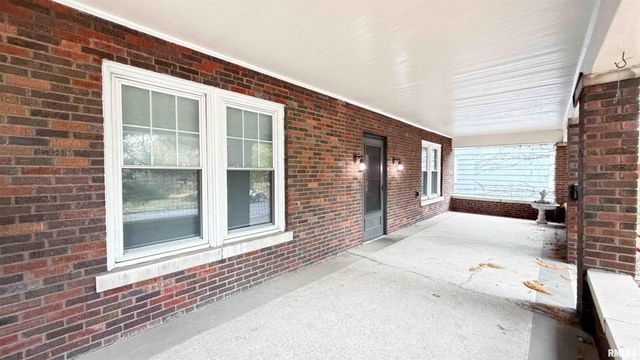 1011 N FARMINGTON Road, Peoria, IL 61606