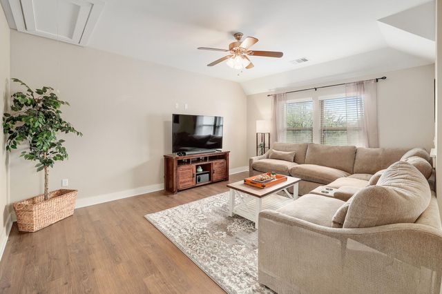 13001 Hymeadow DR 3, Austin, TX 78729