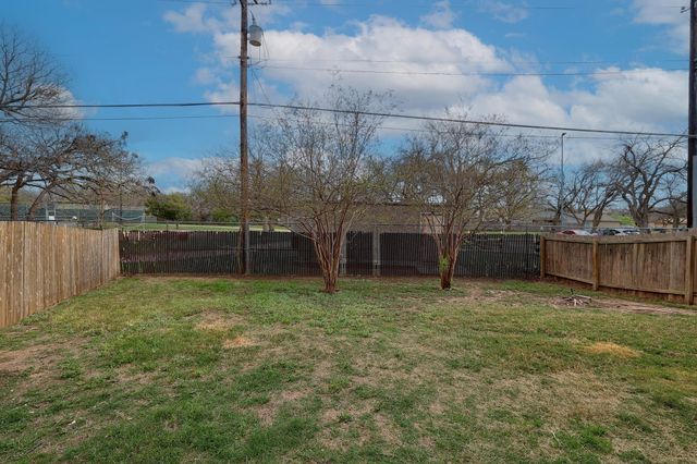 13001 Hymeadow DR 3, Austin, TX 78729