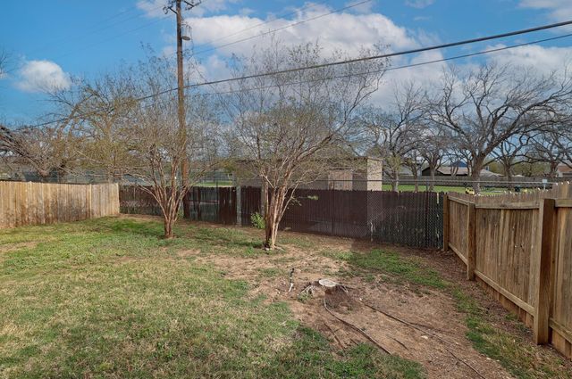 13001 Hymeadow DR 3, Austin, TX 78729