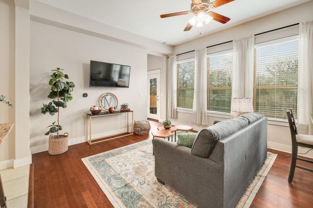 13001 Hymeadow DR 3, Austin, TX 78729