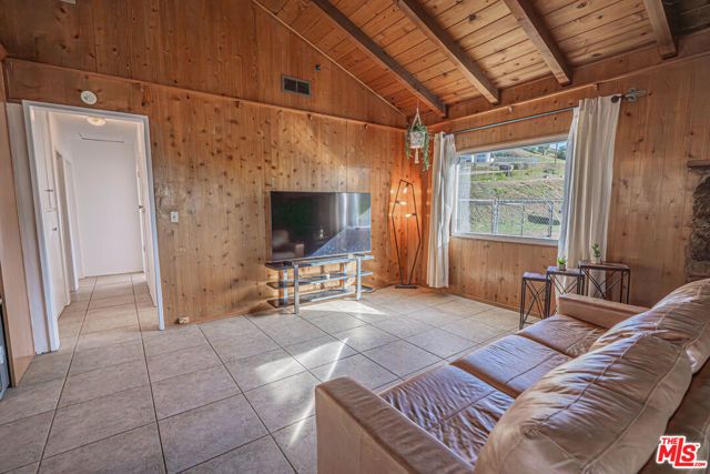 35315 Glenwall Street, Agua Dulce, CA 91390