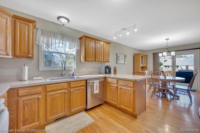 3803 Wedgewood Drive, Lapeer, MI 48446