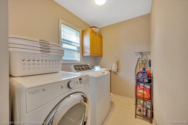 3803 Wedgewood Drive, Lapeer, MI 48446