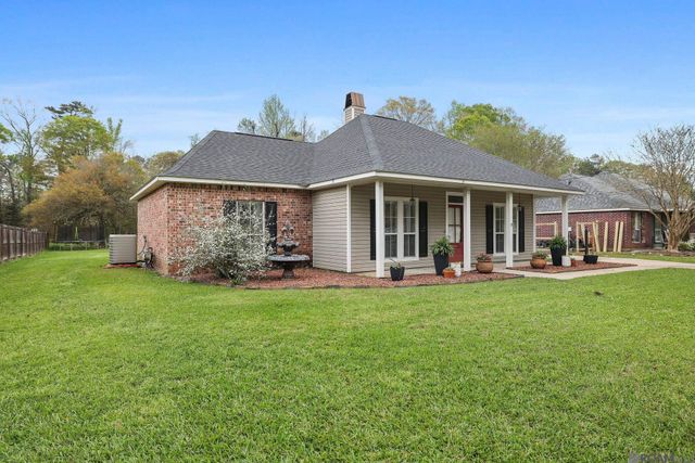 10653 Ray Dr, Denham Springs, LA 70706